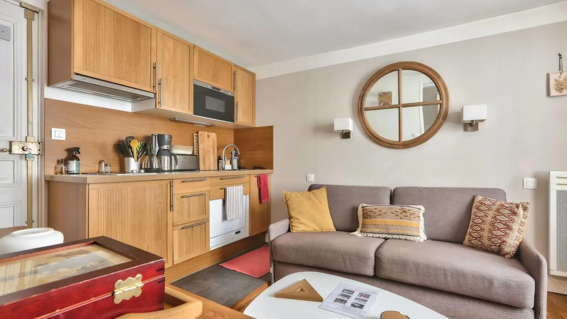 Apartment Modern Renovated Cozy And Quiet *
